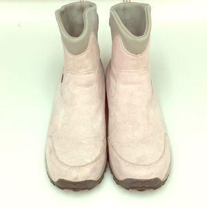 Waterproof suede boots